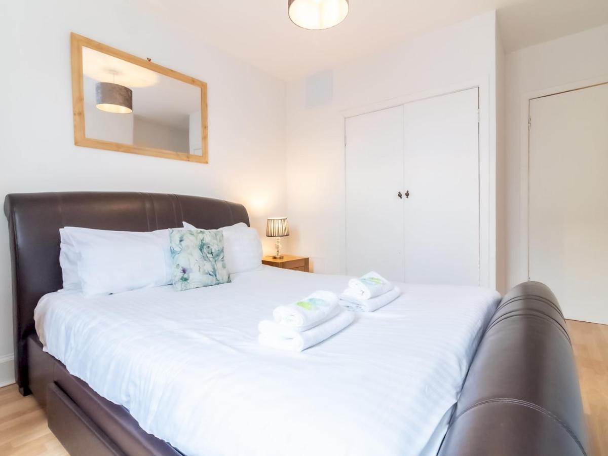 Apartament Bright And Cosy Flat At The Heart Of The Old Town Edynburg Zewnętrze zdjęcie